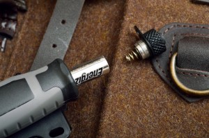 la batteria è del tipo AAA ed è fornita con il coltello